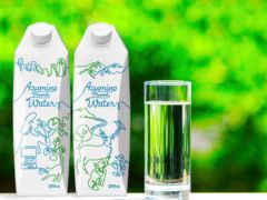 ゴールドパック製の紙容器のミネラルウォーターの写真